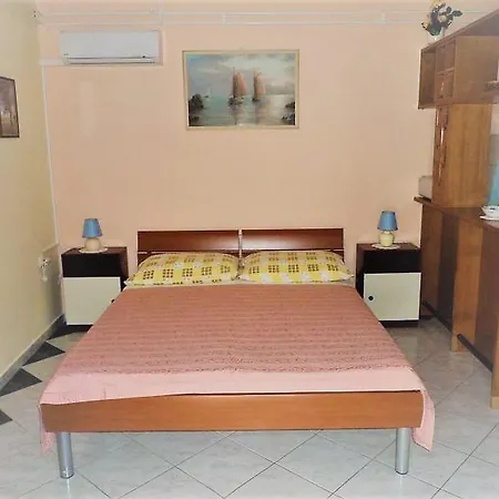Apartment Studio 12368b